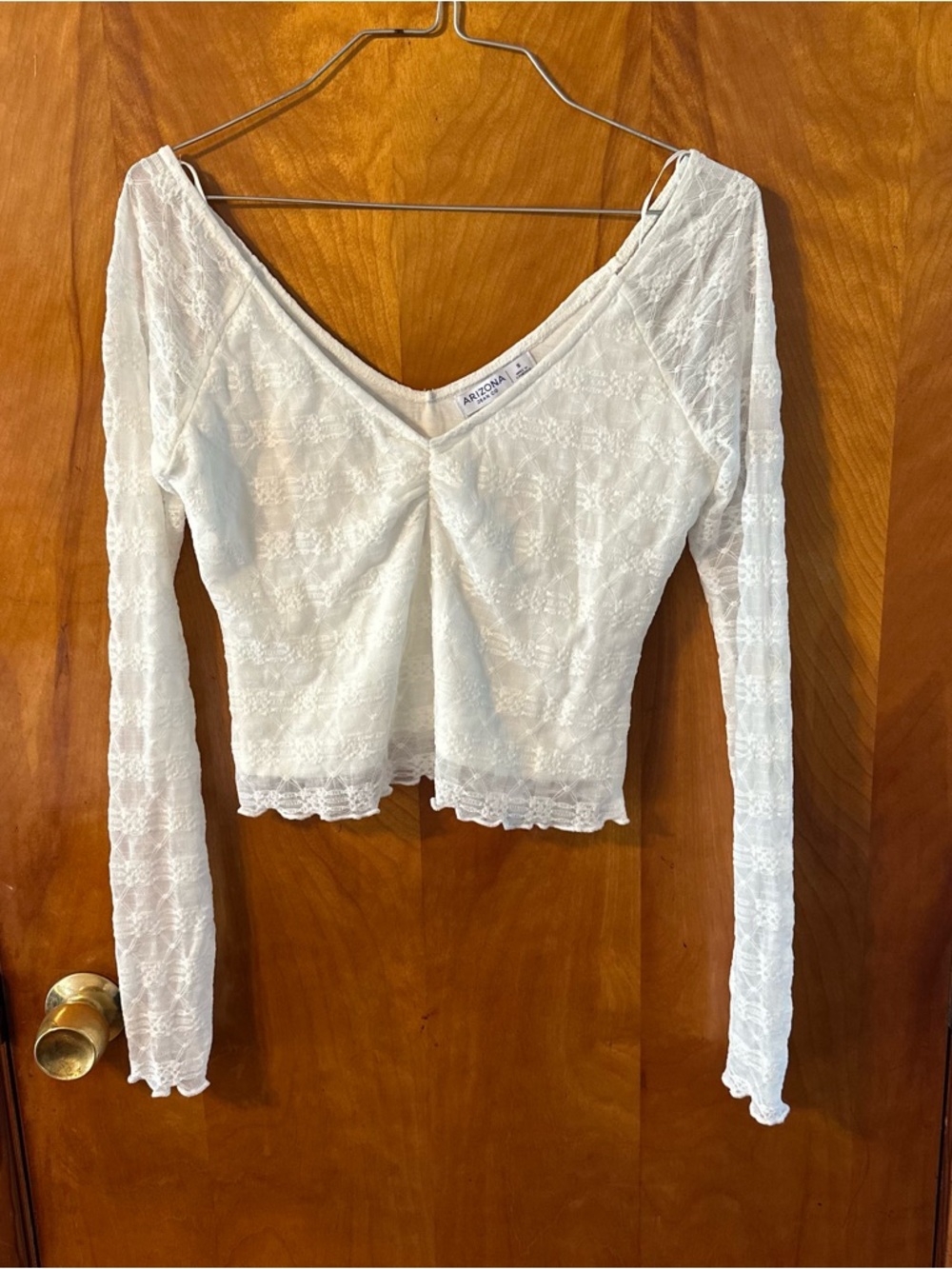 Arizona Jean Company White Lace V-Neck Cropped Long Sleeve Top